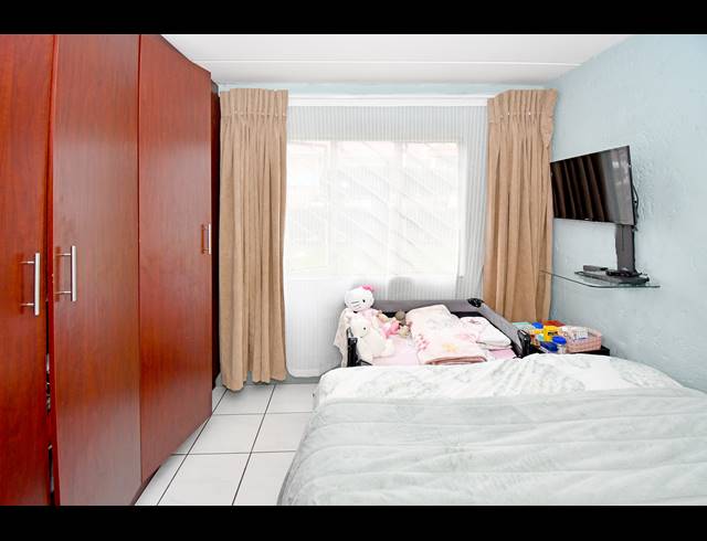 2 BEDROOM APARTMENT FOR SALE IN BRAMLEY VIEW